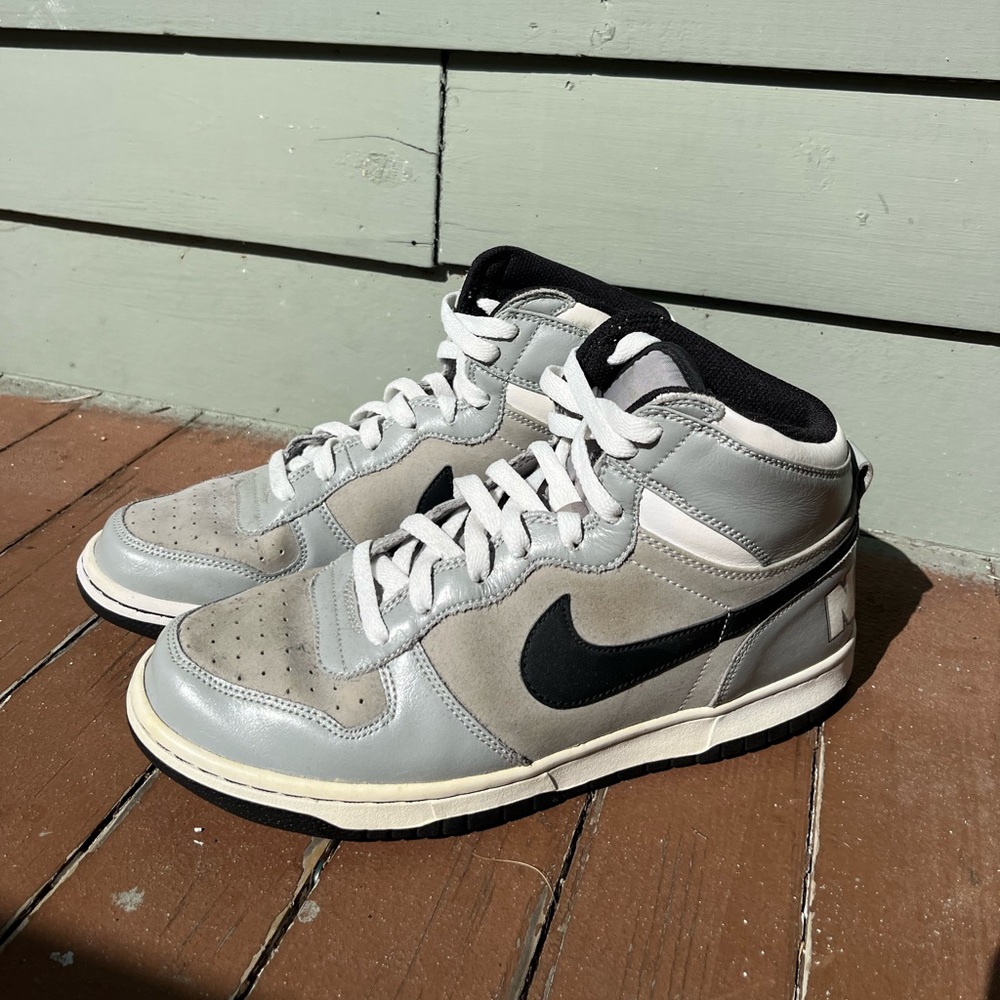 “BIG NIKE” NIKE HIGH TOP SNEAKER